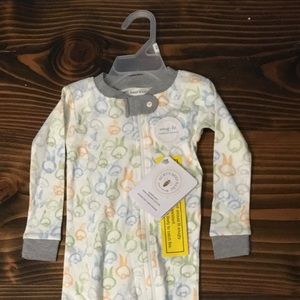 New Burt’s Bees Baby Sleeper